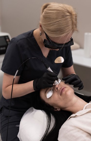 Процес усунення судинної сітки за допомогою лазера